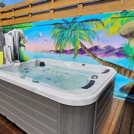 "Chez Claudia "Charmant Logement Avec Jacuzzi Privatif En Toute Intimite Sur Belle Terrasse Exterieure En Bois Et Piscine Courcelles Экстерьер фото