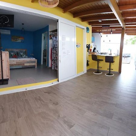 "Chez Claudia "Charmant Logement Avec Jacuzzi Privatif En Toute Intimite Sur Belle Terrasse Exterieure En Bois Et Piscine Courcelles Экстерьер фото