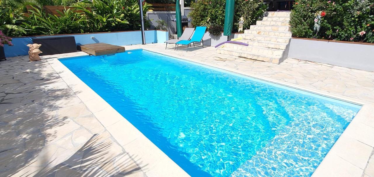 "Chez Claudia "Charmant Logement Avec Jacuzzi Privatif En Toute Intimite Sur Belle Terrasse Exterieure En Bois Et Piscine Courcelles Экстерьер фото