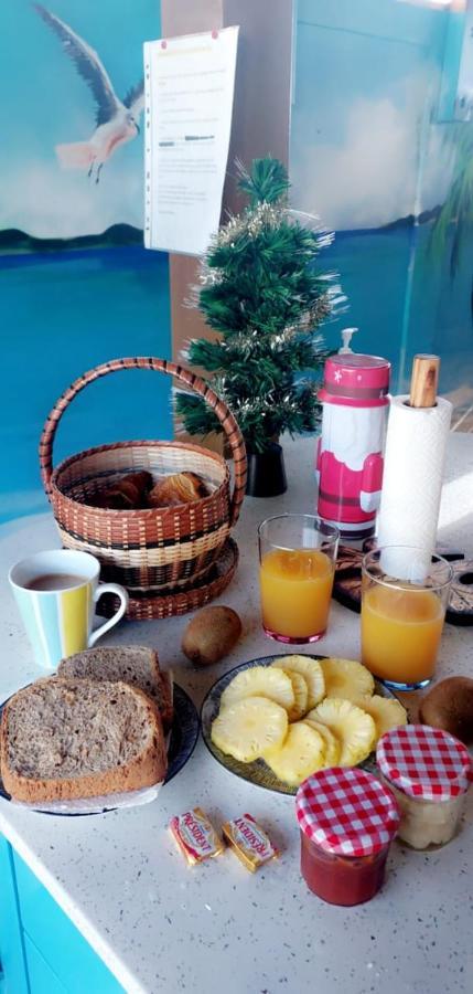"Chez Claudia "Charmant Logement Avec Jacuzzi Privatif En Toute Intimite Sur Belle Terrasse Exterieure En Bois Et Piscine Courcelles Экстерьер фото
