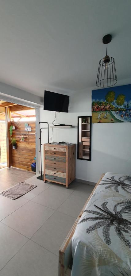 "Chez Claudia "Charmant Logement Avec Jacuzzi Privatif En Toute Intimite Sur Belle Terrasse Exterieure En Bois Et Piscine Courcelles Экстерьер фото