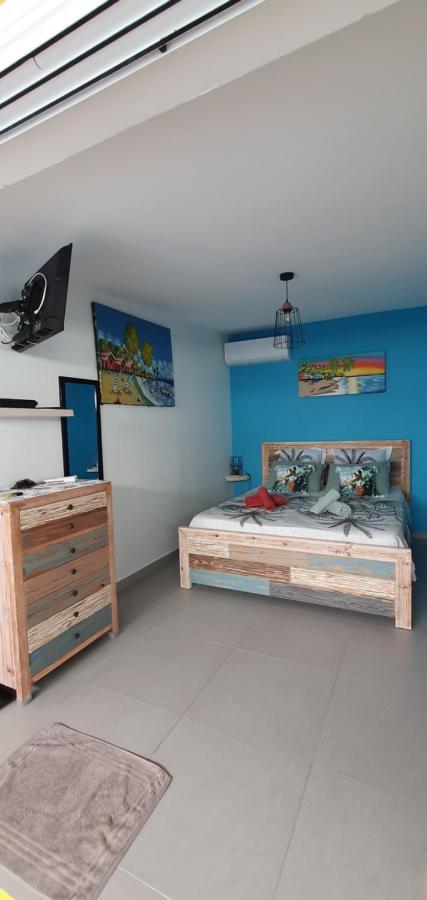 "Chez Claudia "Charmant Logement Avec Jacuzzi Privatif En Toute Intimite Sur Belle Terrasse Exterieure En Bois Et Piscine Courcelles Экстерьер фото